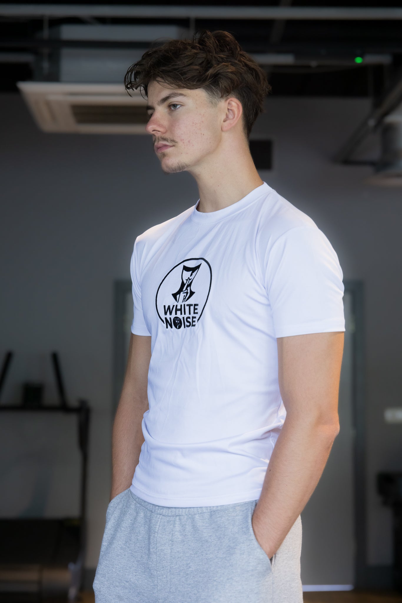 Logo T